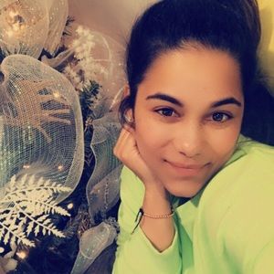 Meet your Posher, Mayelin